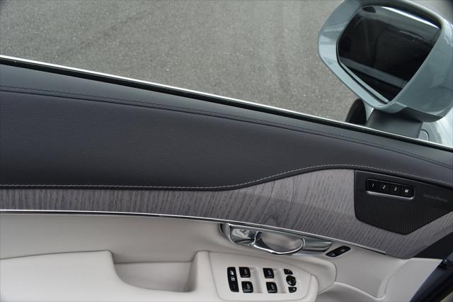 2025 Volvo XC90 Plug-In Hybrid Ultra