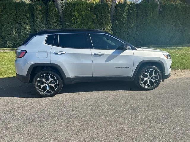 2025 Jeep Compass COMPASS LIMITED 4X4