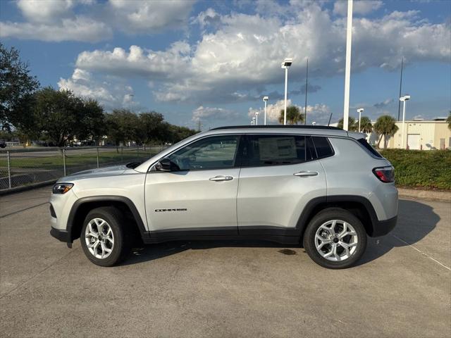 2025 Jeep Compass COMPASS LATITUDE 4X4