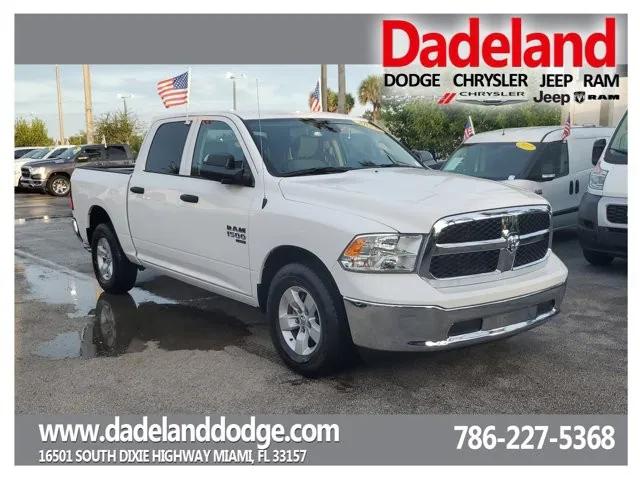 2023 RAM 1500 Classic SLT Crew Cab 4x2 57 Box