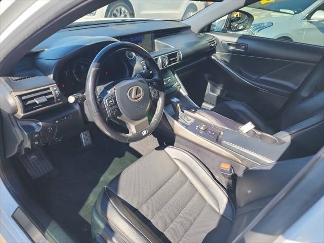 2017 Lexus IS 200t Base 4dr Sedan
