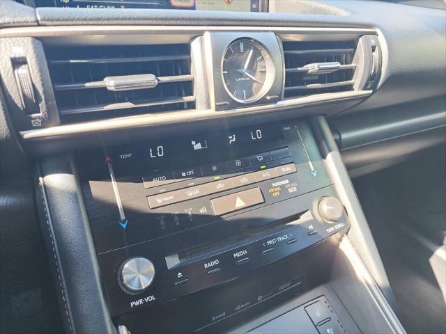 2017 Lexus IS 200t Base 4dr Sedan