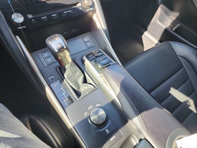 2017 Lexus IS 200t Base 4dr Sedan