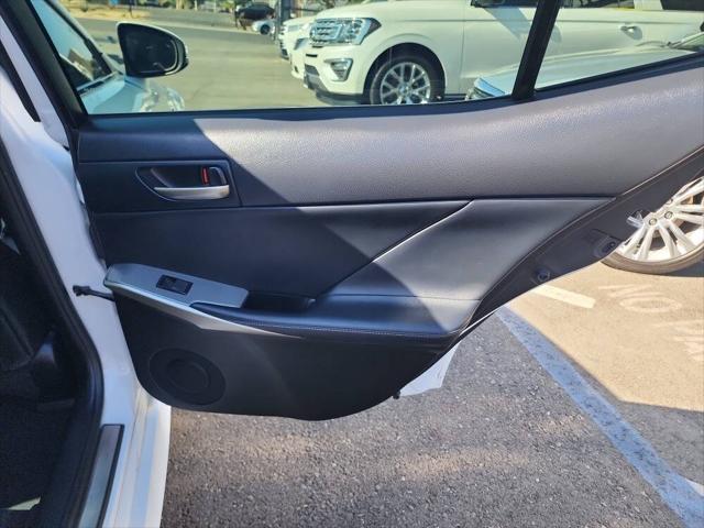 2017 Lexus IS 200t Base 4dr Sedan