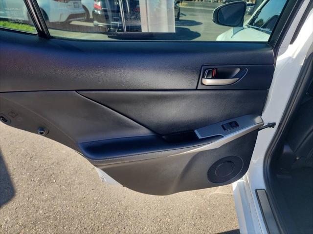 2017 Lexus IS 200t Base 4dr Sedan