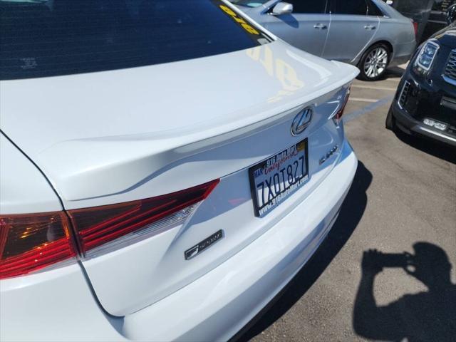 2017 Lexus IS 200t Base 4dr Sedan