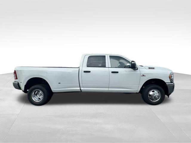 2024 RAM Ram 3500 RAM 3500 TRADESMAN CREW CAB 4X4 8 BOX