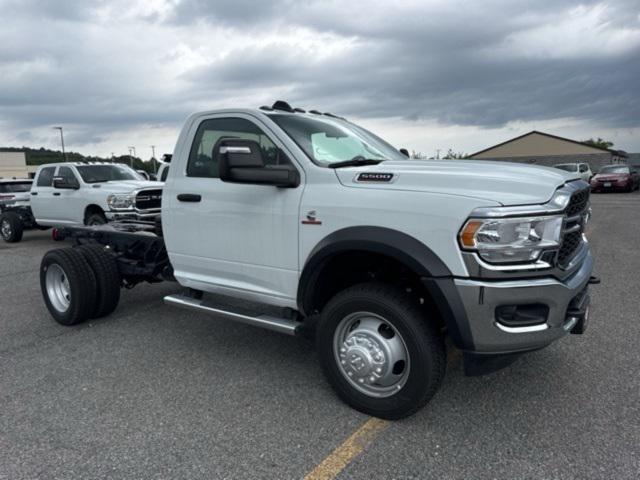 2024 RAM Ram 5500 Chassis Cab RAM 5500 TRADESMAN CHASSIS REGULAR CAB 4X4 60 CA