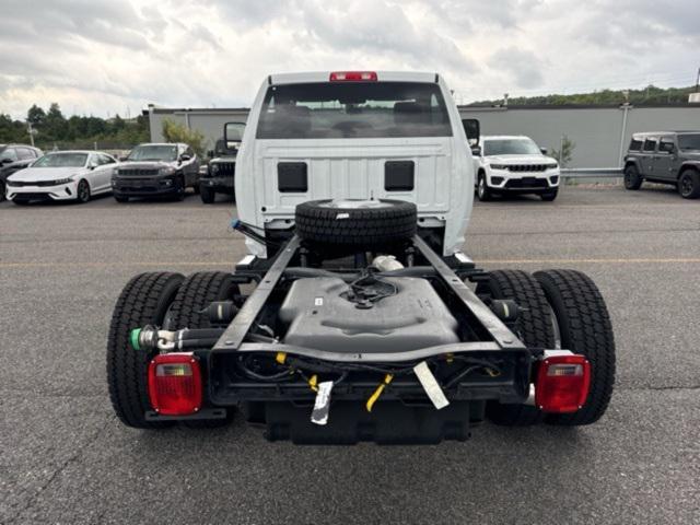 2024 RAM Ram 5500 Chassis Cab RAM 5500 TRADESMAN CHASSIS REGULAR CAB 4X4 60 CA
