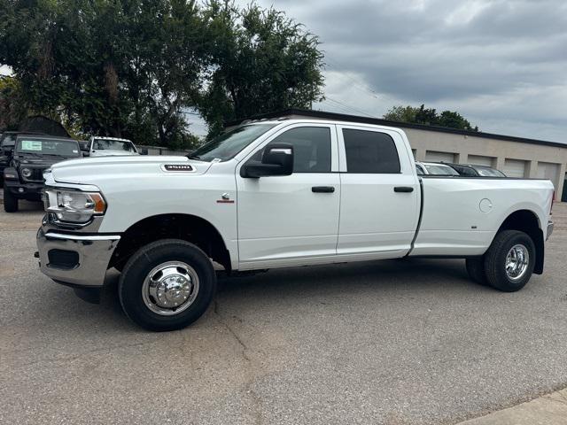 2024 RAM Ram 3500 RAM 3500 TRADESMAN CREW CAB 4X4 8 BOX