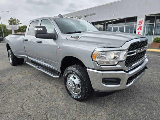 2024 RAM Ram 3500 RAM 3500 TRADESMAN CREW CAB 4X4 8 BOX