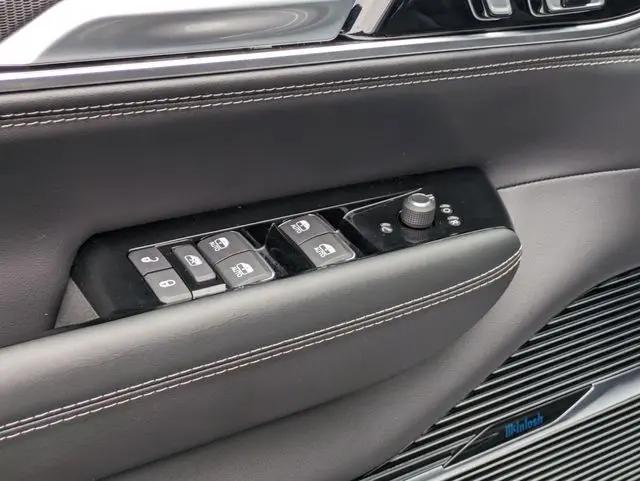 2024 Jeep Grand Wagoneer L Series II 4x4