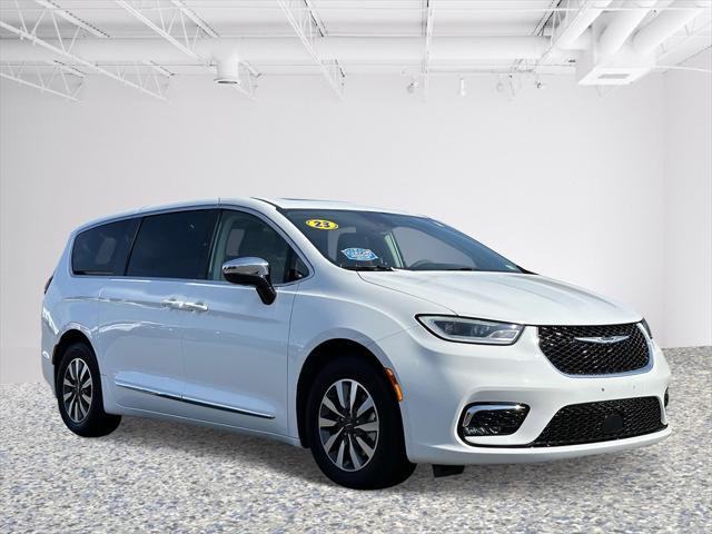 2023 Chrysler Pacifica Hybrid Limited