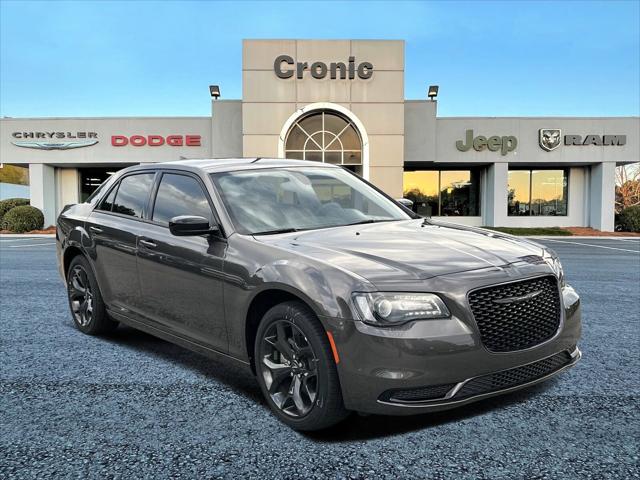 2023 Chrysler 300 Touring