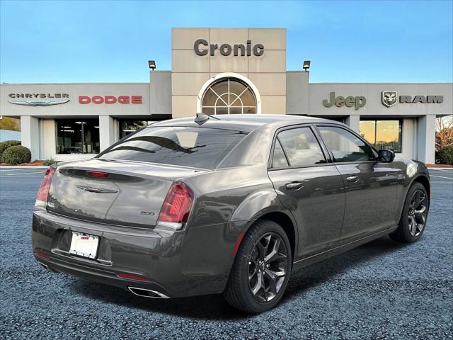 2023 Chrysler 300 Touring