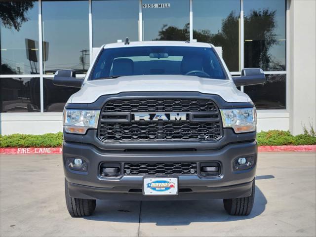 2022 RAM 3500 Tradesman Crew Cab 4x4 8 Box