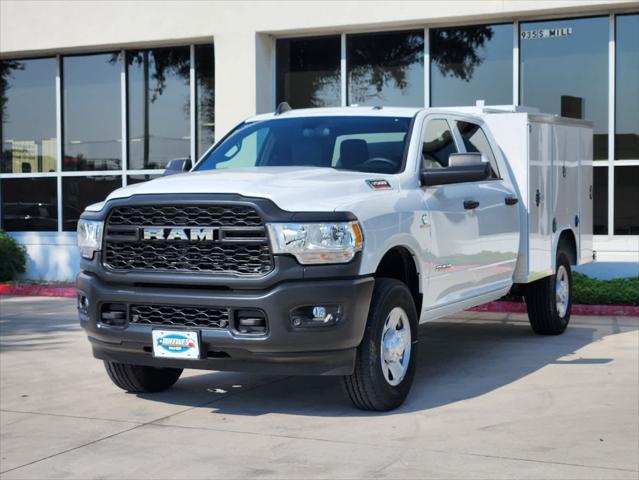 2022 RAM 3500 Tradesman Crew Cab 4x4 8 Box