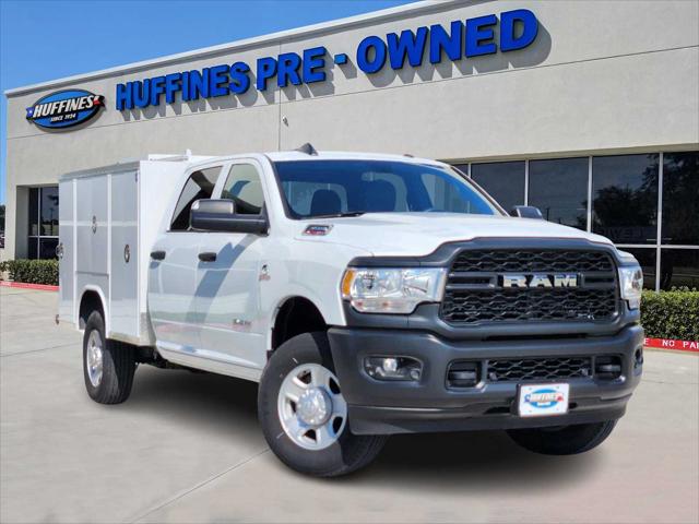 2022 RAM 3500 Tradesman Crew Cab 4x4 8 Box