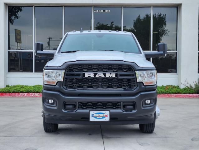 2022 RAM 3500 Tradesman Crew Cab 4x4 8 Box