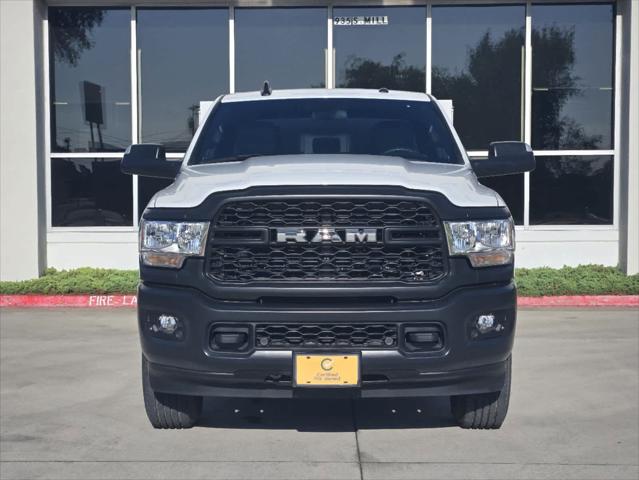 2022 RAM 3500 Tradesman Crew Cab 4x4 8 Box