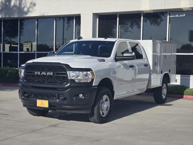 2022 RAM 3500 Tradesman Crew Cab 4x4 8 Box