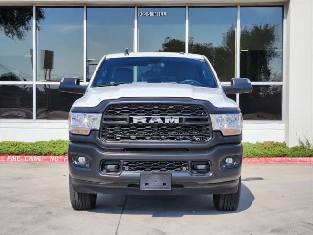 2022 RAM 3500 Tradesman Crew Cab 4x4 8 Box