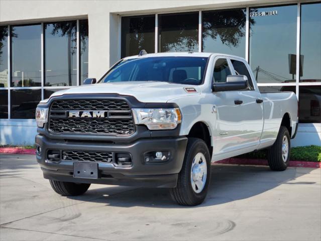 2022 RAM 3500 Tradesman Crew Cab 4x4 8 Box