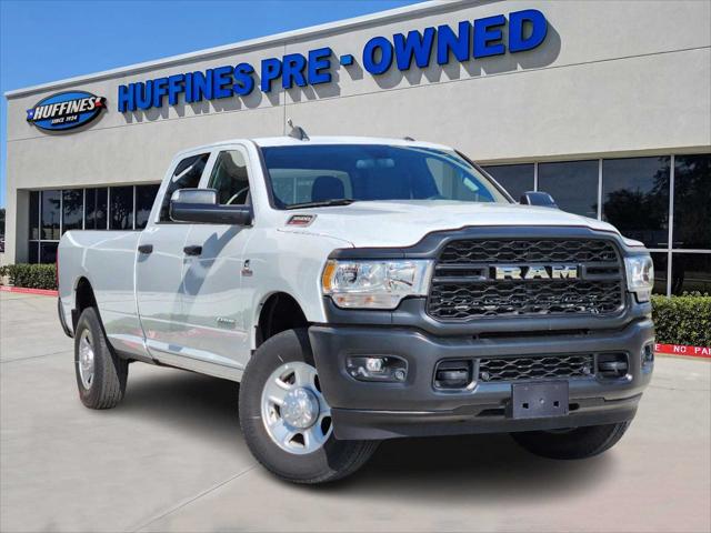 2022 RAM 3500 Tradesman Crew Cab 4x4 8 Box