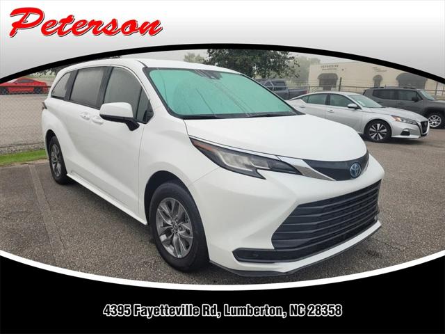 2023 Toyota Sienna LE