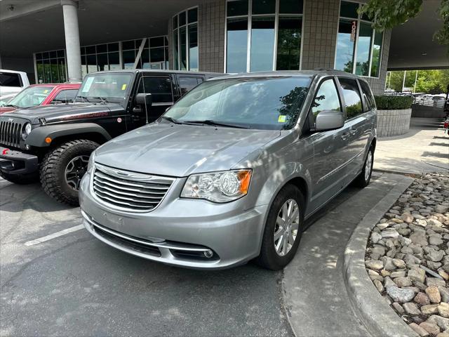 2016 Chrysler Town and Country Touring