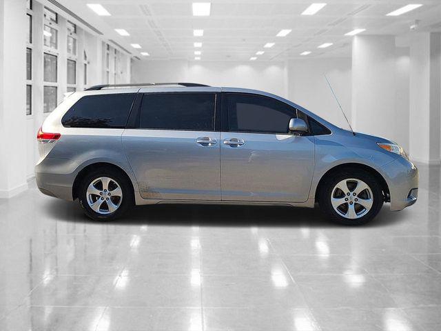 2014 Toyota Sienna LE