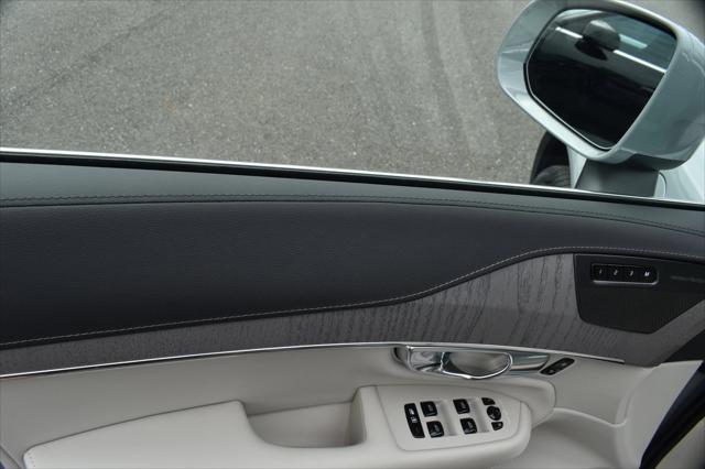 2025 Volvo XC90 Plug-In Hybrid Ultra