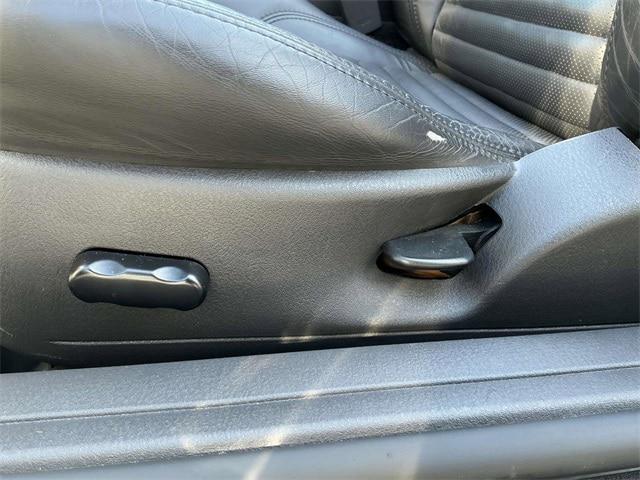 2002 Ford Thunderbird Base