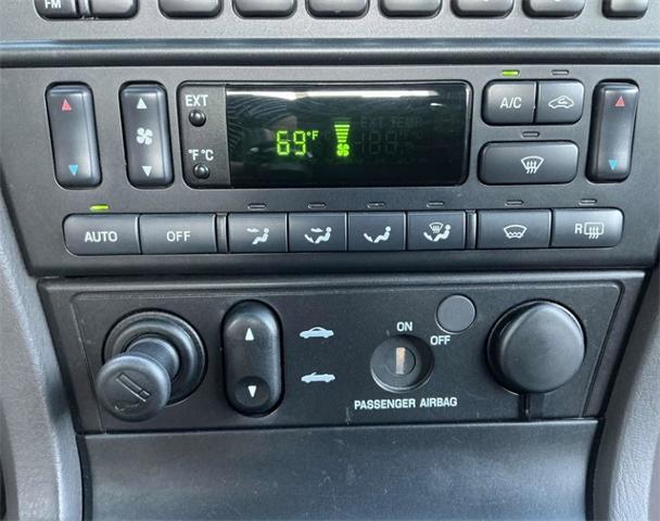 2002 Ford Thunderbird Base