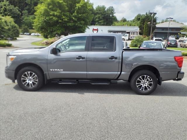 2023 Nissan TITAN Crew Cab SV 4x4