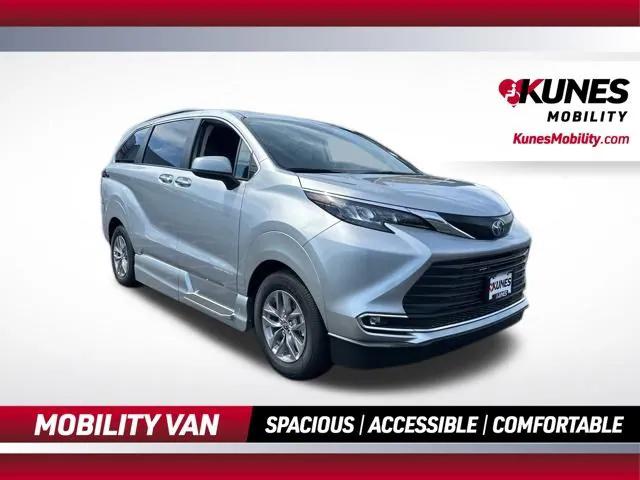2024 Toyota Sienna XLE