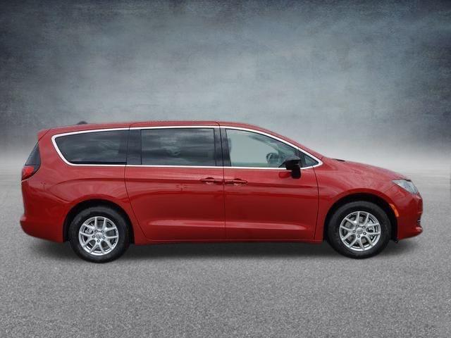 2024 Chrysler Voyager LX