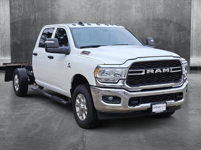 2024 RAM Ram 3500 Chassis Cab RAM 3500 TRADESMAN CREW CAB CHASSIS 4X2 60 CA