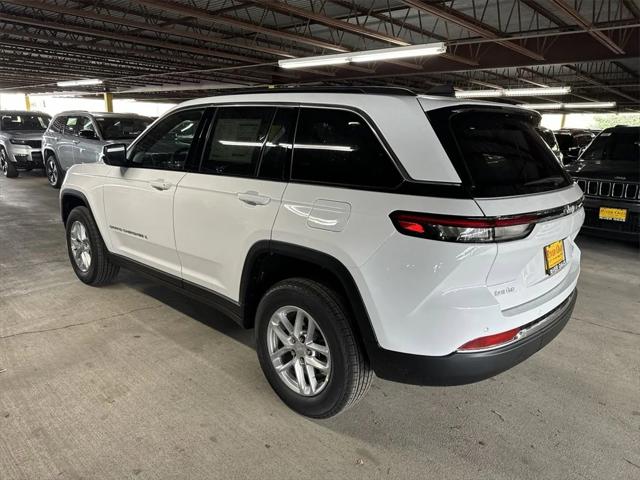 2024 Jeep Grand Cherokee GRAND CHEROKEE LAREDO X 4X2