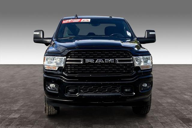 2023 RAM 3500 Big Horn Crew Cab 4x4 8 Box