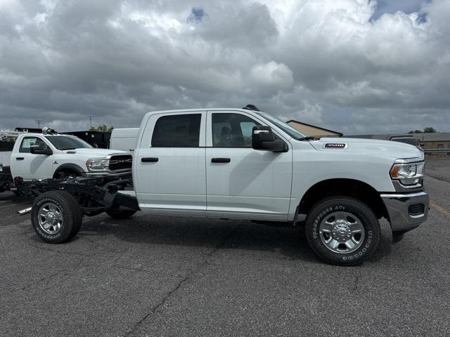 2024 RAM Ram 3500 RAM 3500 TRADESMAN CREW CAB 4X4 8 BOX