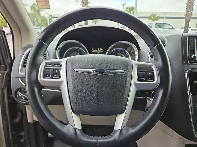 2016 Chrysler Town and Country Touring