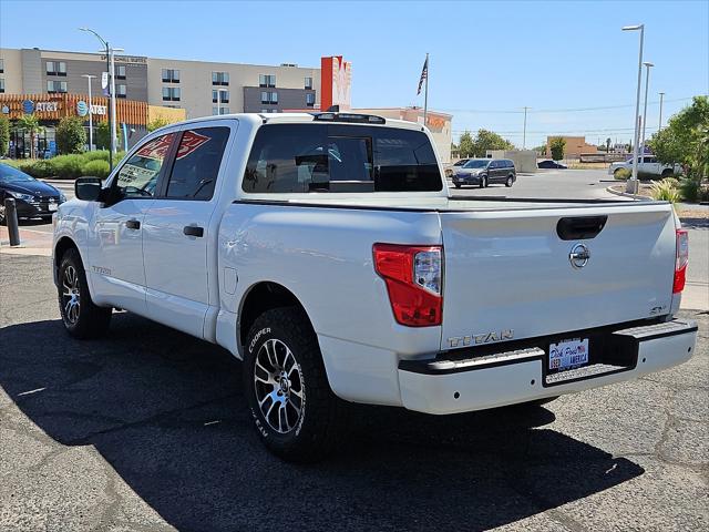 2022 Nissan TITAN Crew Cab SV 4x2