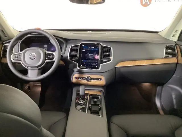2025 Volvo XC90 Plug-In Hybrid T8 Plus 6-Seater