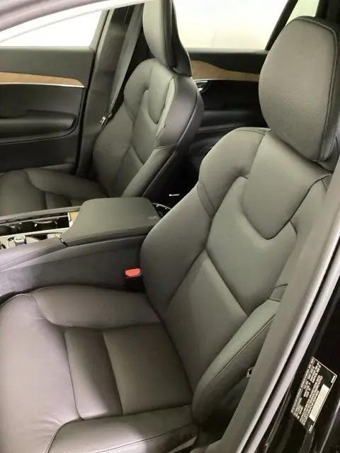 2025 Volvo XC90 Plug-In Hybrid T8 Plus 6-Seater