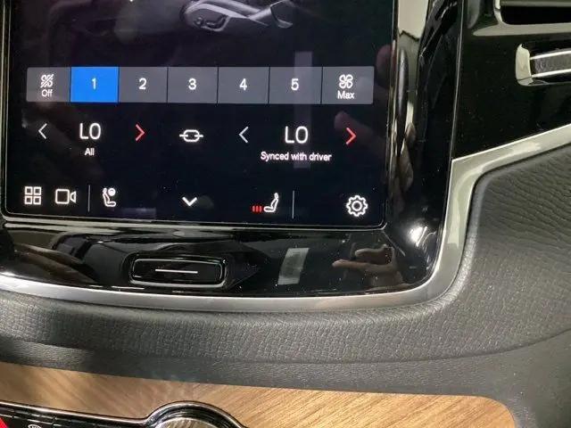 2025 Volvo XC90 Plug-In Hybrid T8 Plus 6-Seater