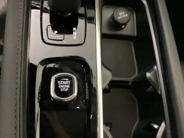 2025 Volvo XC90 Plug-In Hybrid T8 Plus 6-Seater