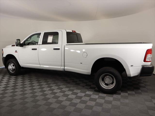 2024 RAM 3500 Tradesman Crew Cab 4x4 8 Box