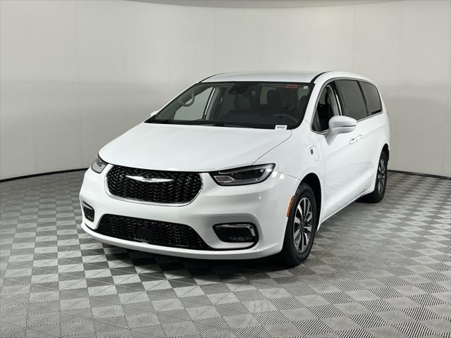 2022 Chrysler Pacifica Hybrid Touring L