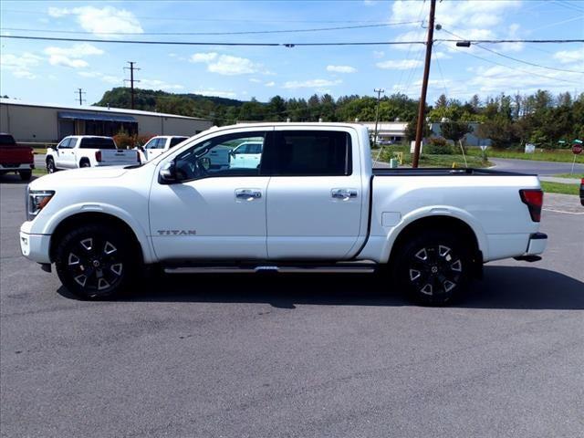 2021 Nissan TITAN Crew Cab Platinum Reserve 4x4 2021 Nissan TITAN Crew Cab Platinum Reserve 4x4
